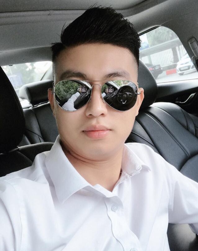 Hùng Moschino - Tổng biên tập website myeffortlessbrilliance.com